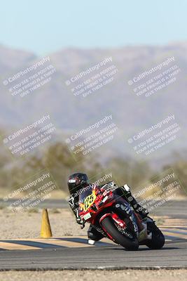 media/Dec-04-2025-Racers Edge (Thu) [[5ebc9f124d]]/3-B Group/1-Session 1 (Turn 7)/